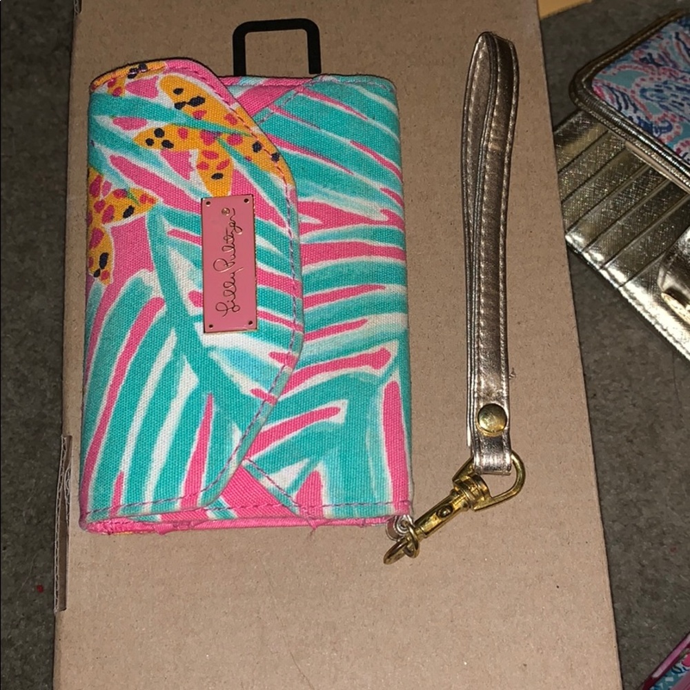 Lilly Pulitzer cellphone wallet